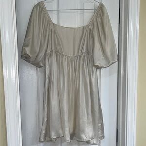 Satin Puff-Sleeve Tunic Top in Cream